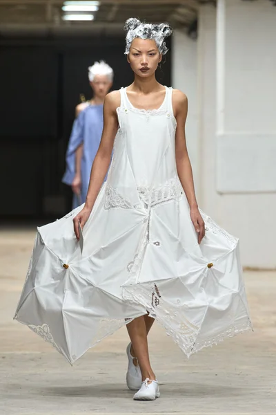 Look 4